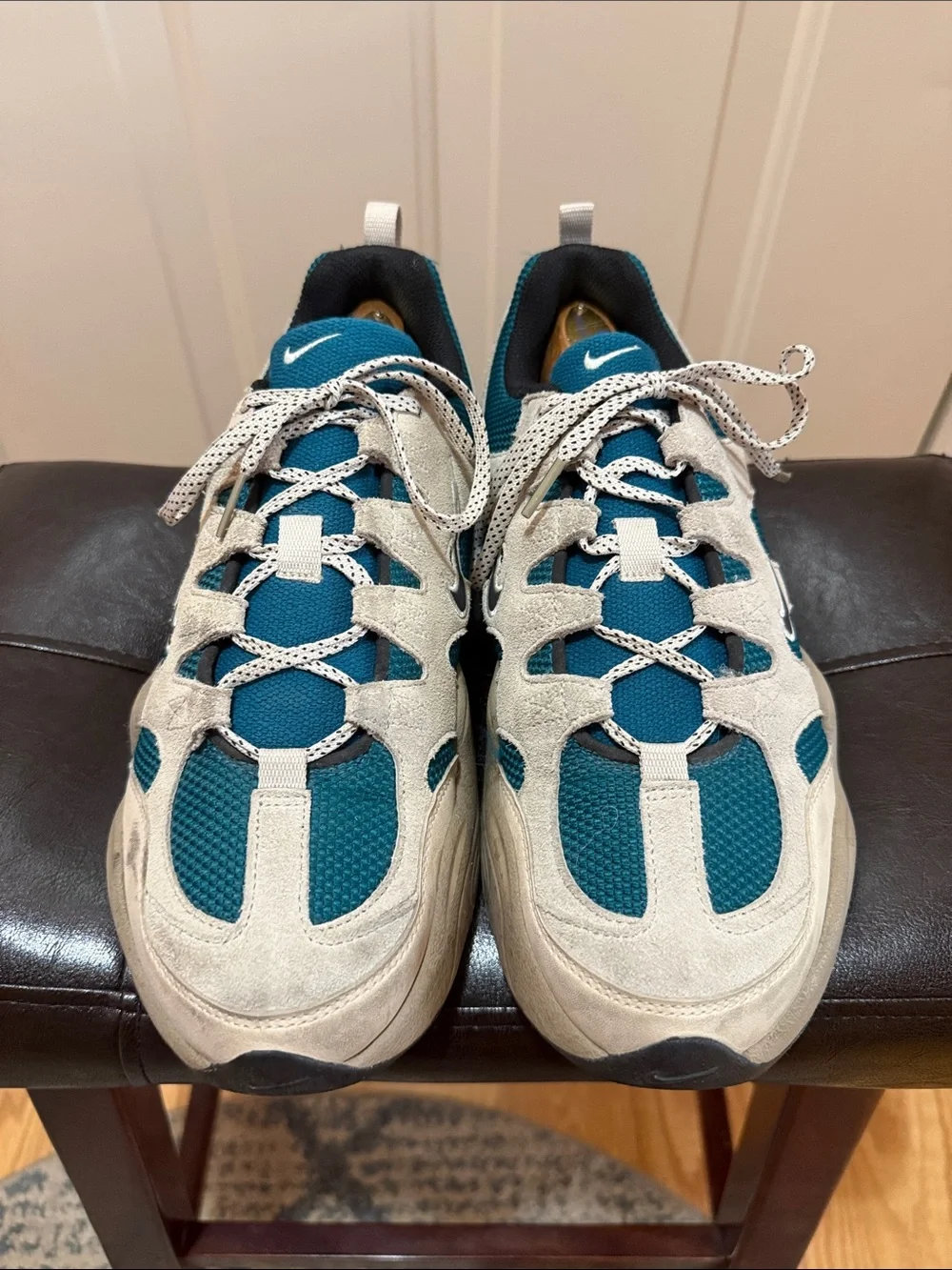 Nike Mens Teal and Cream Chunky Lace-Up Sneakers